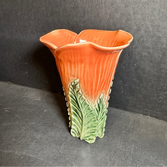 HULL? Flower Vase with built in Flower Frog - Likely 1960s [Item 0194]